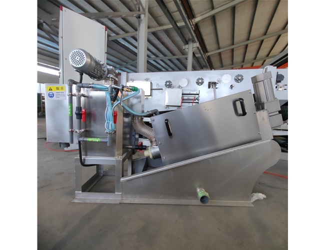 疊螺式污泥脫水機完工發(fā)貨！