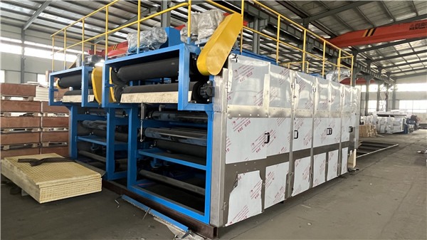 某污水處理廠訂購的2臺污泥二次脫水機(jī)完工發(fā)貨！