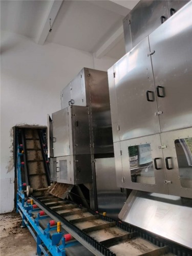 云南某污水處理廠定制的一體式污泥深度脫水機(jī)，現(xiàn)已投入使用！