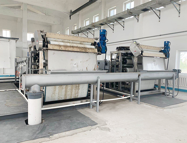 帶式濃縮脫水一體機(jī) 帶式濃縮脫水一體機(jī)