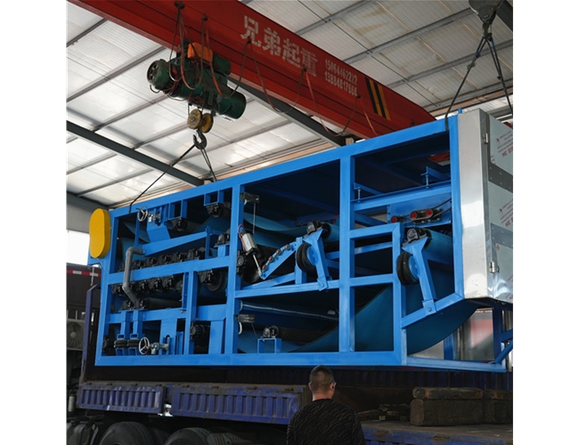 高壓帶式壓濾機(jī)發(fā)貨啦！