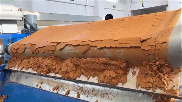 唐山客戶(hù)訂購(gòu)橡膠帶式真空過(guò)濾機(jī)用于硫酸鈣脫水