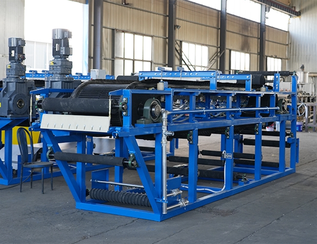 2臺橡膠帶式真空過濾機(jī)發(fā)貨啦！