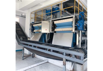 高壓帶式污泥脫水系統(tǒng)給您高含固率的泥餅，助力污泥處置！